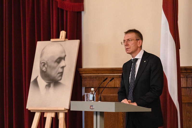 Latvijas valstiskuma idejas iedibinātāja Miķeļa Valtera pārapbedīšana