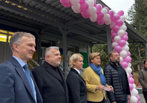 Rekonstruētā slimnīcas bērnu bloka atklāšanas dalībnieki